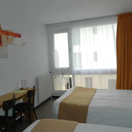 Hotel Logis L'elanceze 2*
