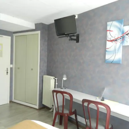 Hotel Logis L'elanceze 2*