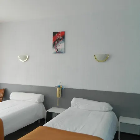 Logis L'elanceze 2* Thiezac