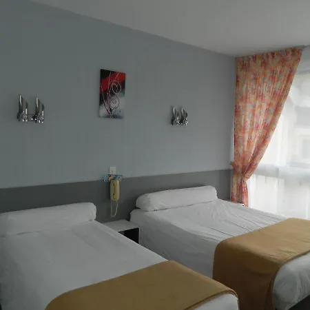 Logis L'elanceze Hotel