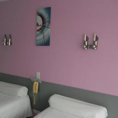 Logis L'elanceze Hotel 2*