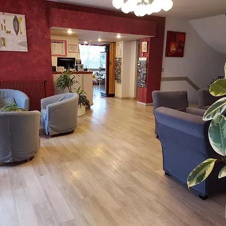 Logis L'elanceze 2* Thiezac