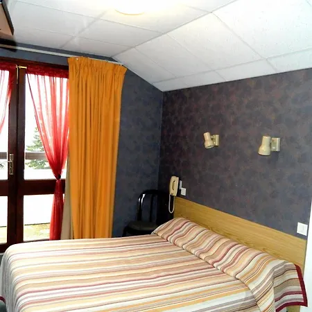 Hotel Logis L'elanceze 2*
